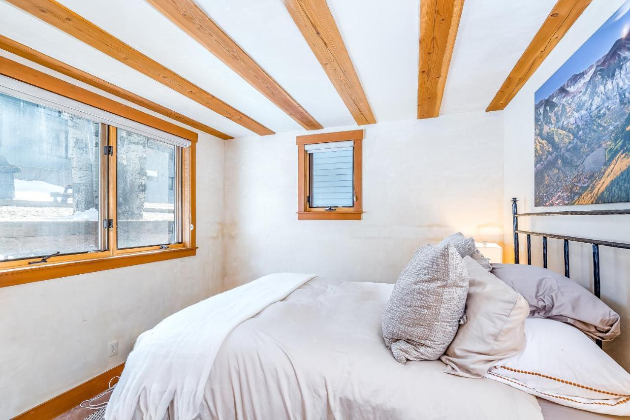 Telluride Lodge Room photo