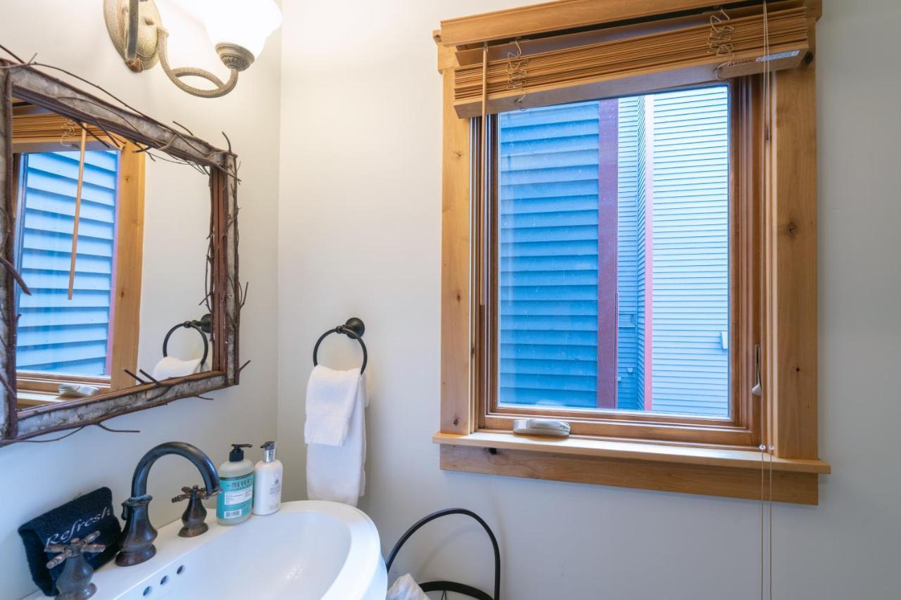 Telluride Lodge Room photo