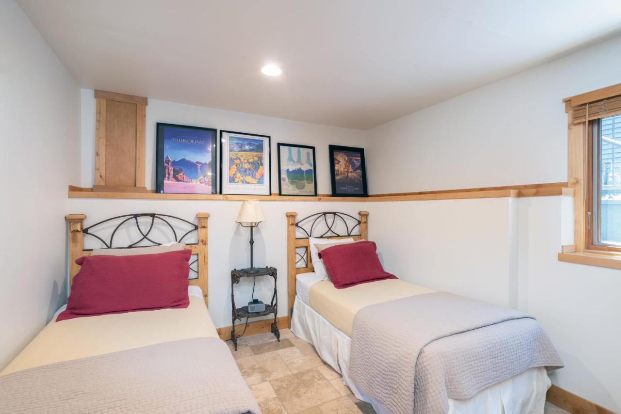 Telluride Lodge Room photo
